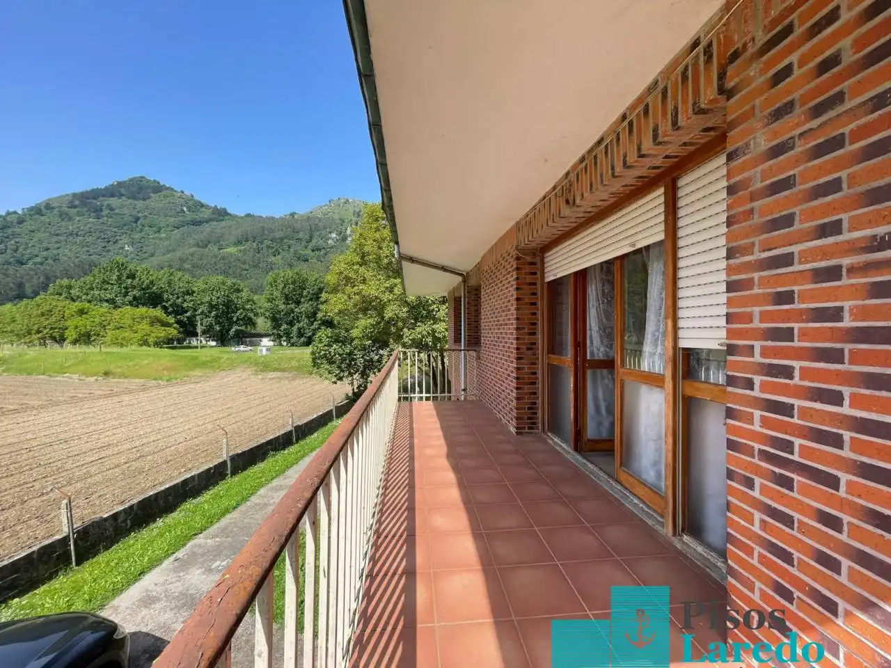 Vista exterior de Casa o chalet en venta en Ampuero con Jardín privado, Parquet y Terraza