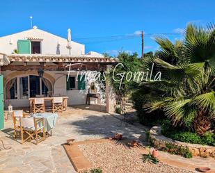 Vista exterior de Finca rústica en venda en Sant Lluís amb Jardí privat