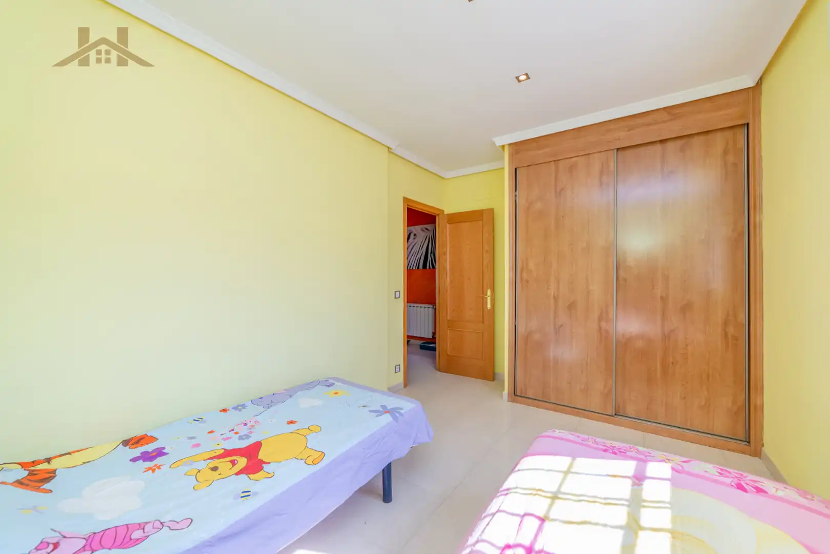 Habitación de Casa adosada en venta en Seseña con Calefacción, Jardín privado y Terraza