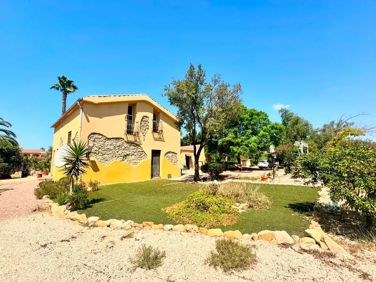 Vista exterior de Casa o xalet en venda en Elche / Elx amb Aire condicionat, Jardí privat i Terrassa