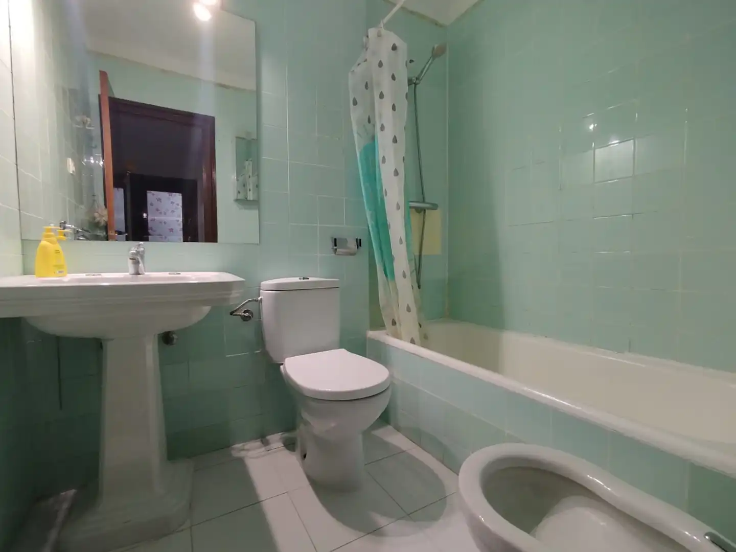 Bathroom of Flat for sale in Bilbao   with Heating and Balcony