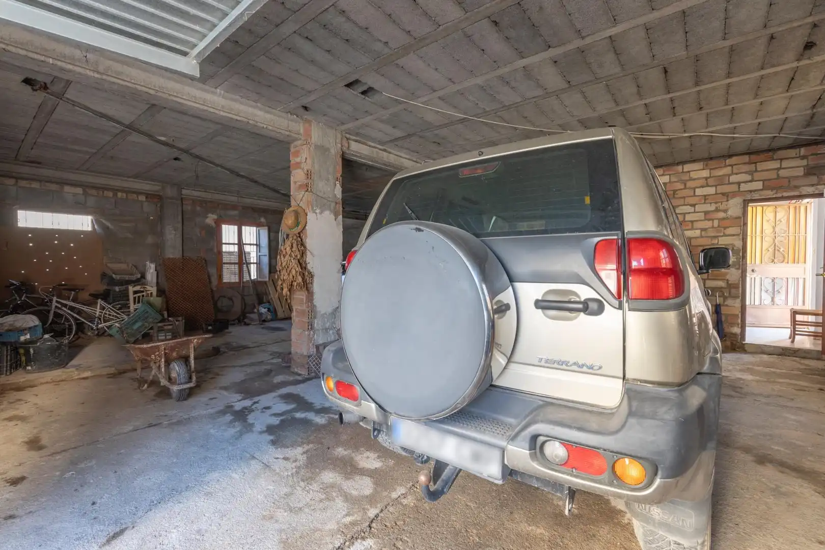Parking of Houses for sale in Huétor Tájar  with Air Conditioner, Private garden and Terrace