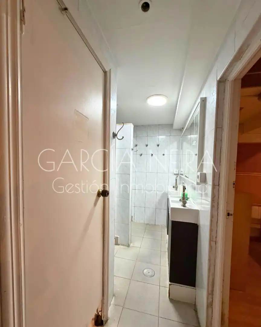 Bany de Casa o xalet en venda en Oviedo  amb Calefacció, Jardí privat i Rentadora
