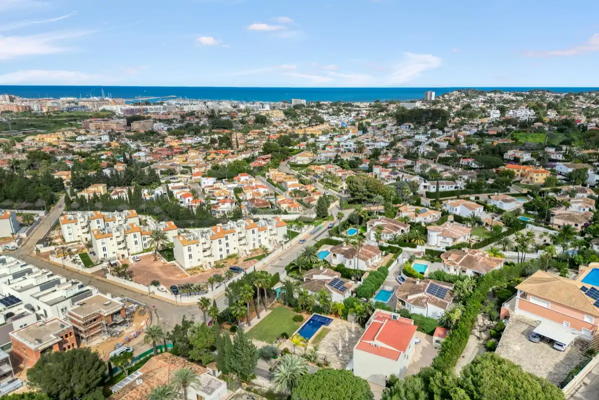 Chalet con piscina en venta en El Montgó, imagen 2