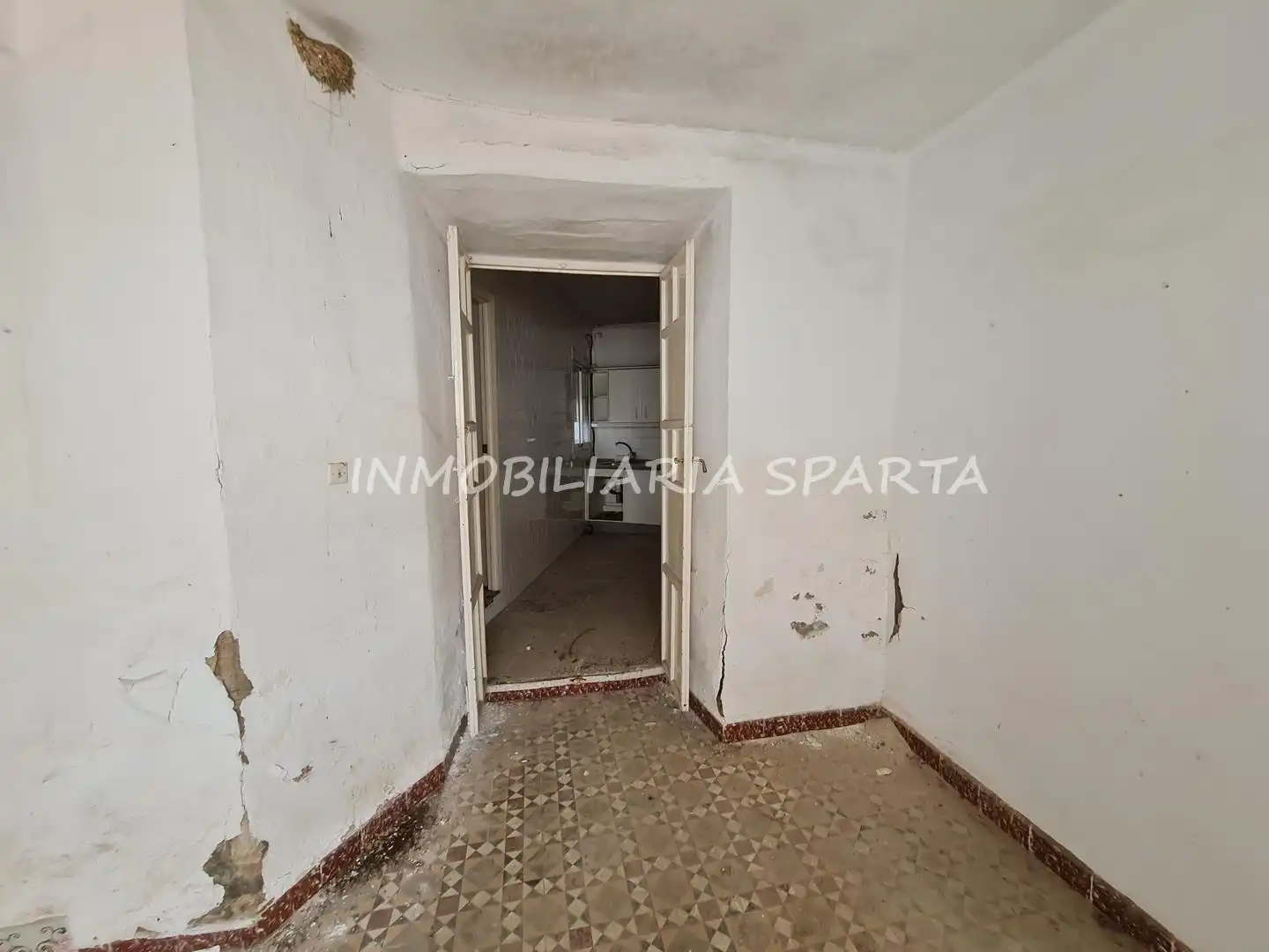 Casa adosada en venda en Sanlúcar la Mayor amb Jardí privat i Balcó