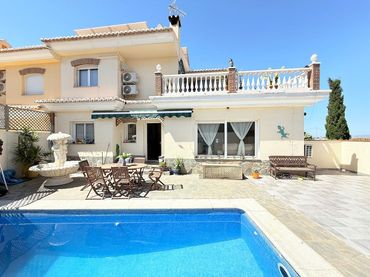 Casa con piscina in vendita a Urbanización Santa Rosa