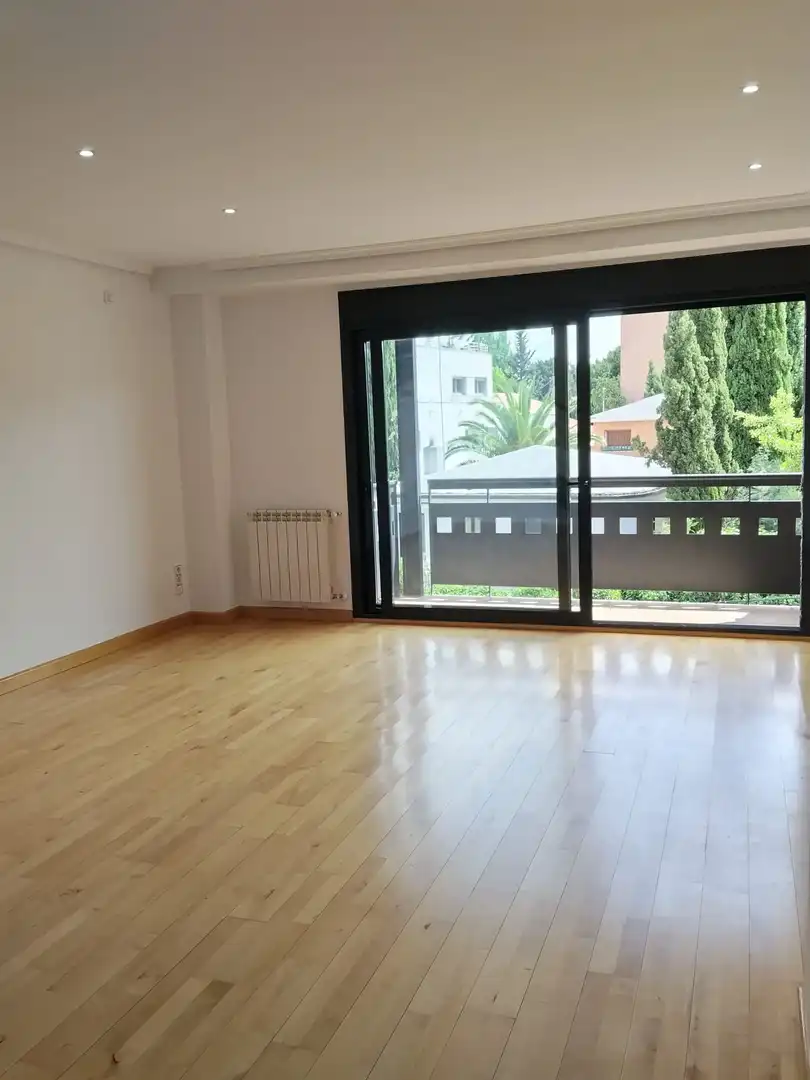 Habitación de Dúplex de alquiler en Pozuelo de Alarcón con Aire acondicionado, Calefacción y Terraza