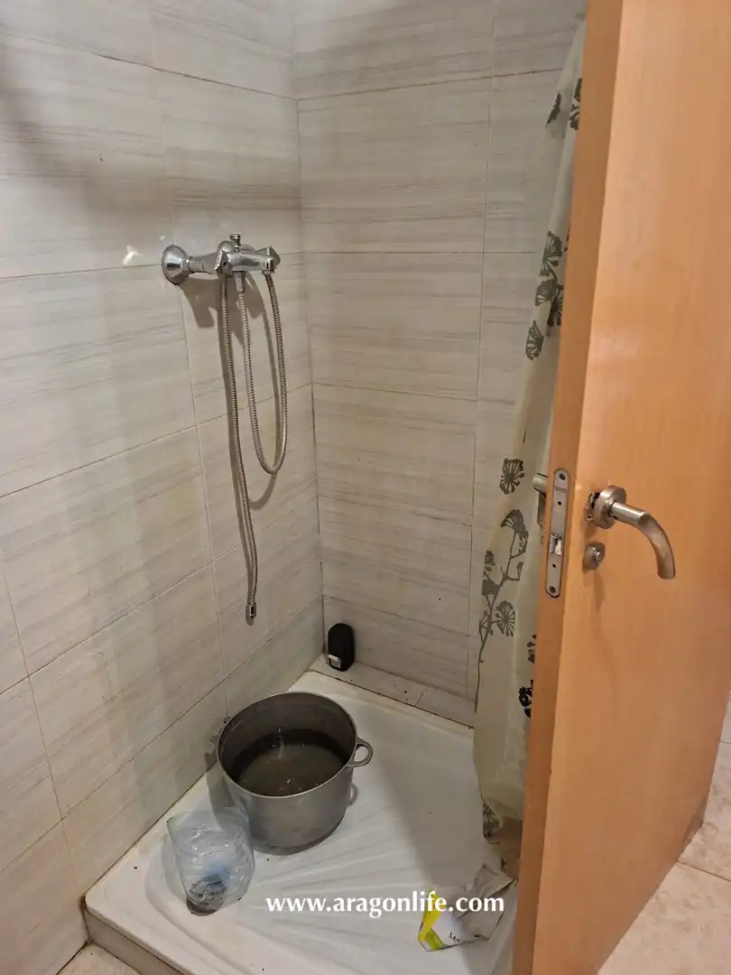 Baño de Finca rústica en venta en Chiprana con Jardín privado, Amueblado y Horno
