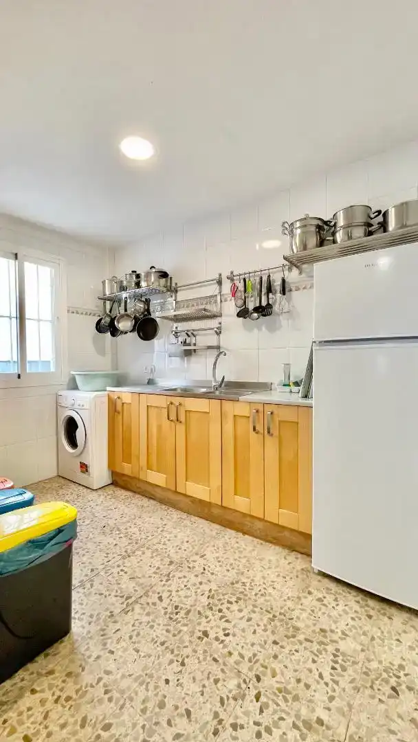 Cuina de Àtic per a compartir en Marbella amb Aire condicionat, Moblat i Forn