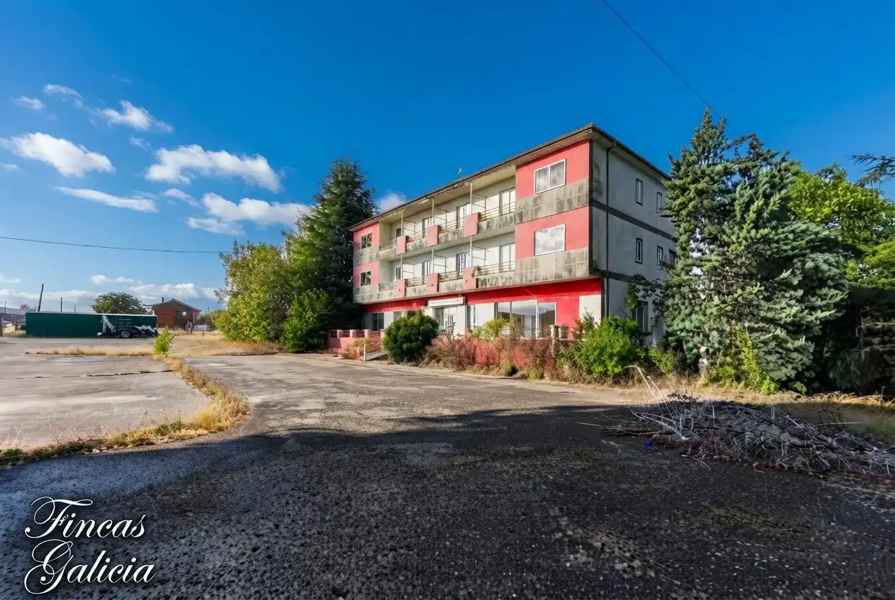 Hotel for sale in A Gudiña