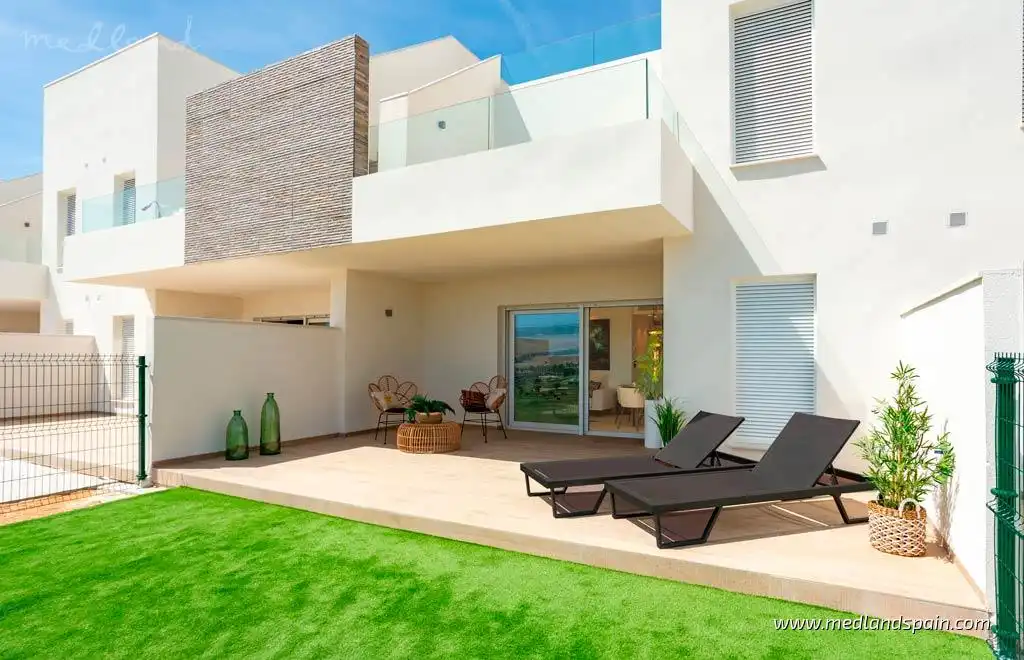 Apartamento con piscina en venta en Algorfa