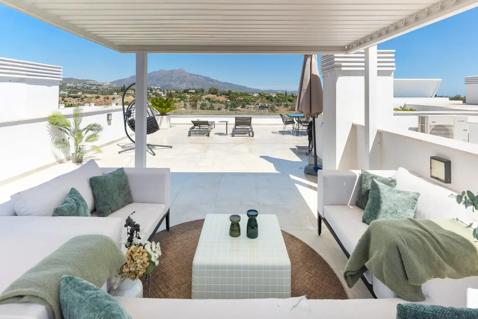Penthouse with balcony for sale in Estepona Pueblo, imagen 5