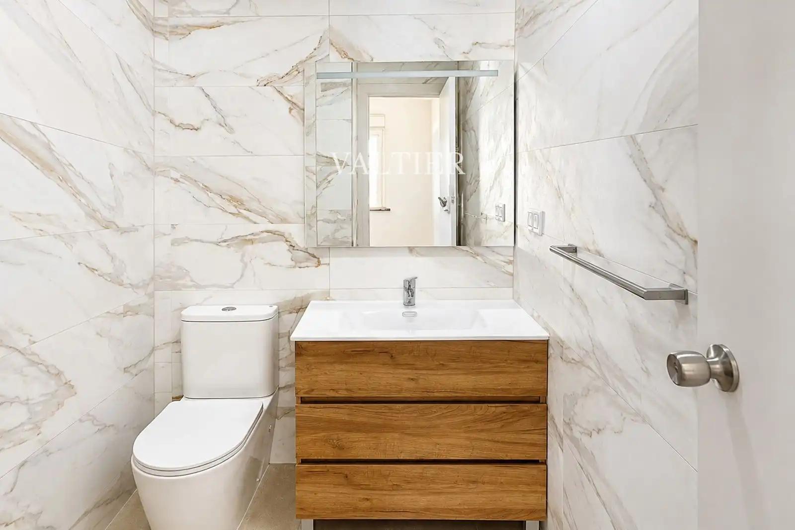 Baño de Piso de alquiler en Madrid con Aire acondicionado, Terraza y Amueblado