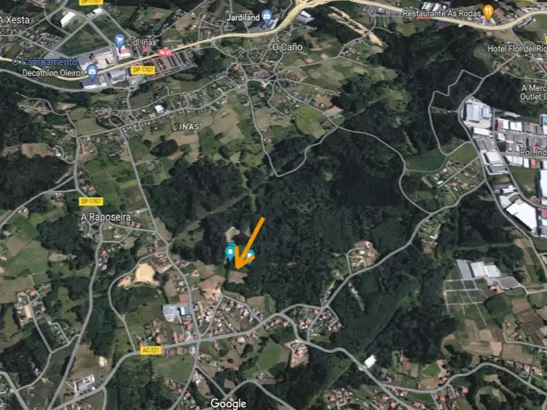 Terreno en venta en Oleiros