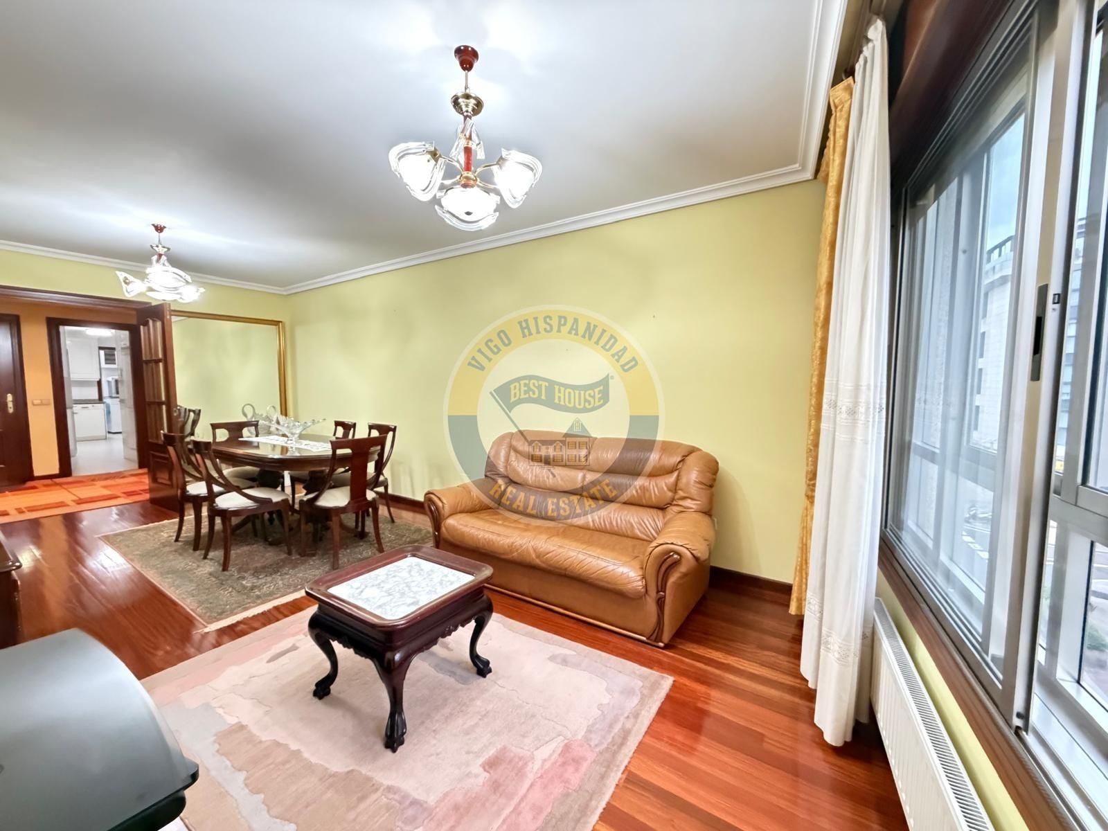 Sala d'estar de Pis en venda en Vigo  amb Calefacció i Traster