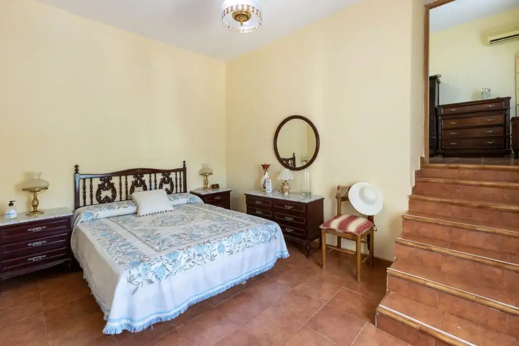 Dormitori de Finca rústica en venda en Tierga amb Jardí privat, Terrassa i Traster