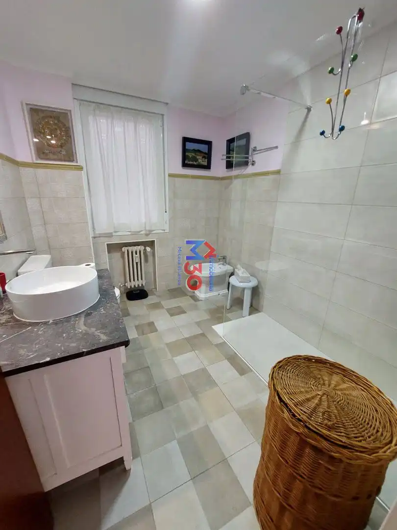 Baño de Piso en venta en Miranda de Ebro con Calefacción, Terraza y Trastero