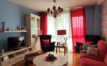 Sala d'estar de Dúplex en venda en Torrelavega  amb Calefacció