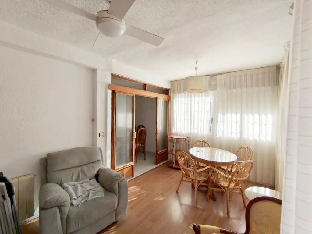 Habitación de Piso en venta en Madrid con Calefacción y Terraza