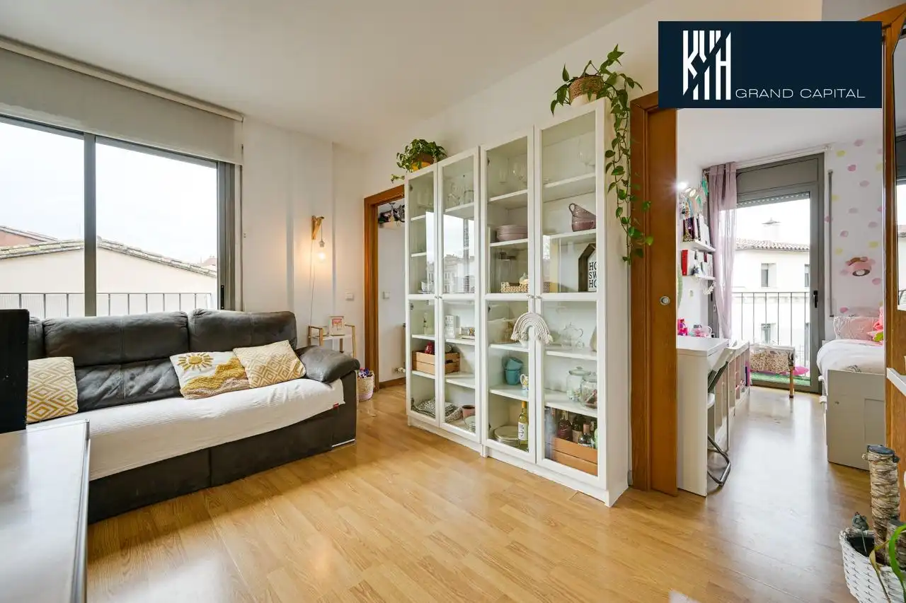 Sala de estar de Dúplex en venta en Salt con Calefacción, Terraza y Balcón