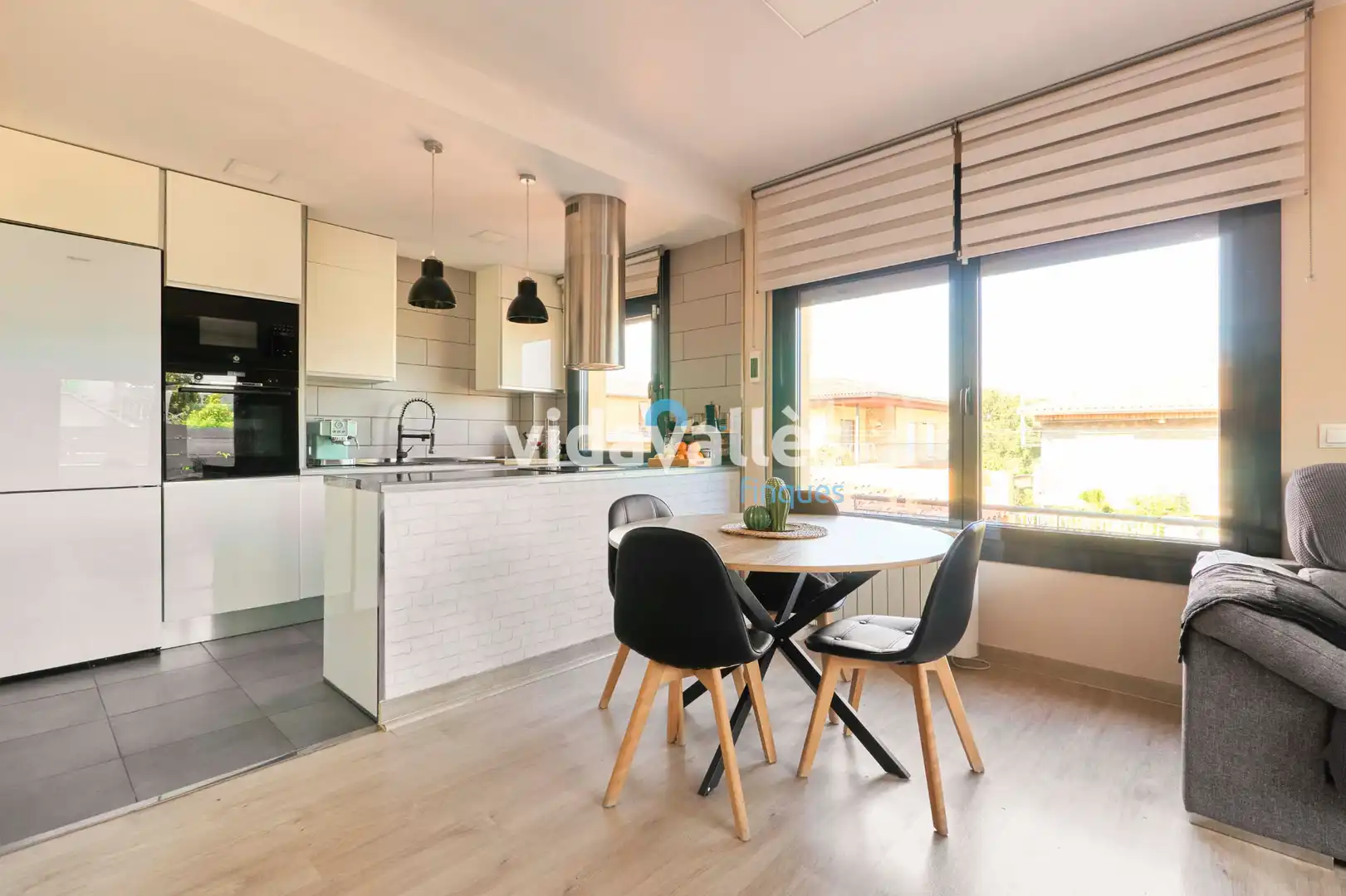 Cocina de Casa o chalet en venta en Llinars del Vallès con Aire acondicionado, Calefacción y Jardín privado