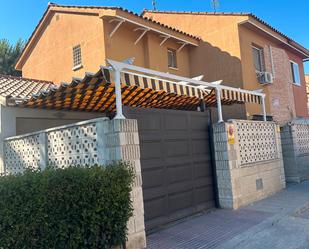 Exterior view of House or chalet for sale in Numancia de la Sagra  with Air Conditioner and Terrace