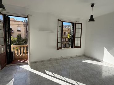 Wohnung mit Balkon zum Verkauf in Calle GAUDI