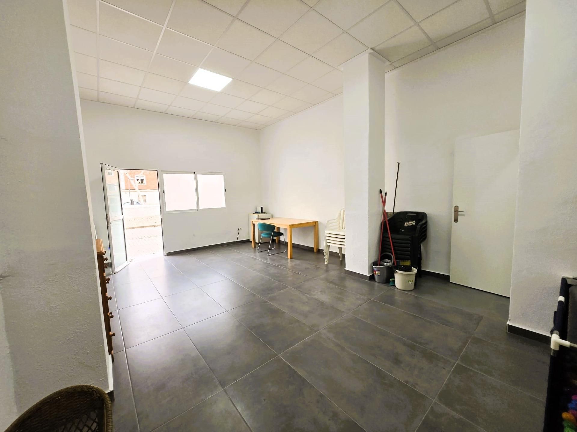 Premises for sale in  Valencia Capital