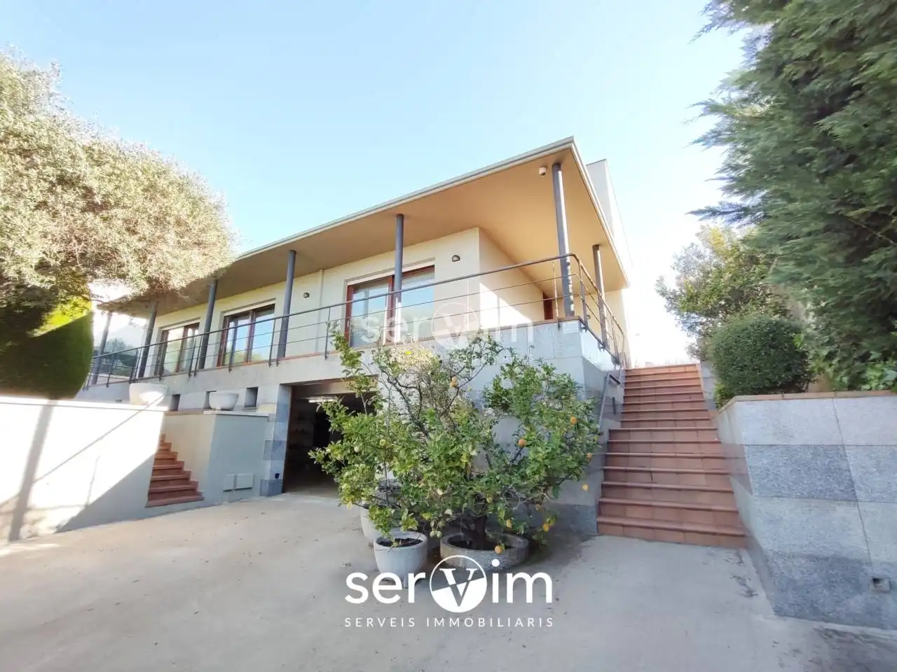 Casa con jardín en venta en Calle Ronda 4