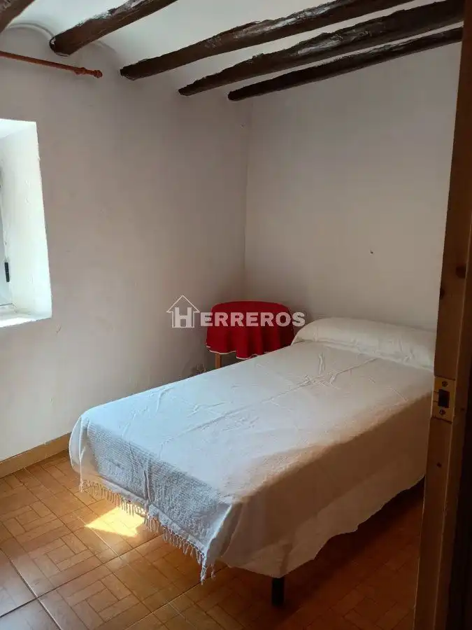 Houses for sale in HERAS, Ocón