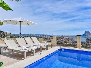 Detached house with balcony for sale in Maryvilla