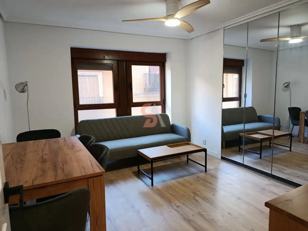 Living room of Flat for rent in Valladolid  with Heating