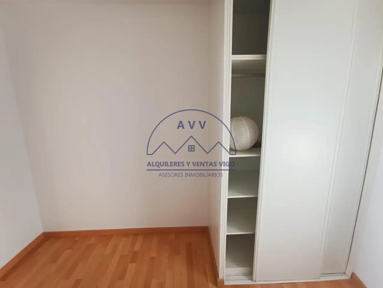 Flat for rent in Torrecedeira, Berbés - Peritos