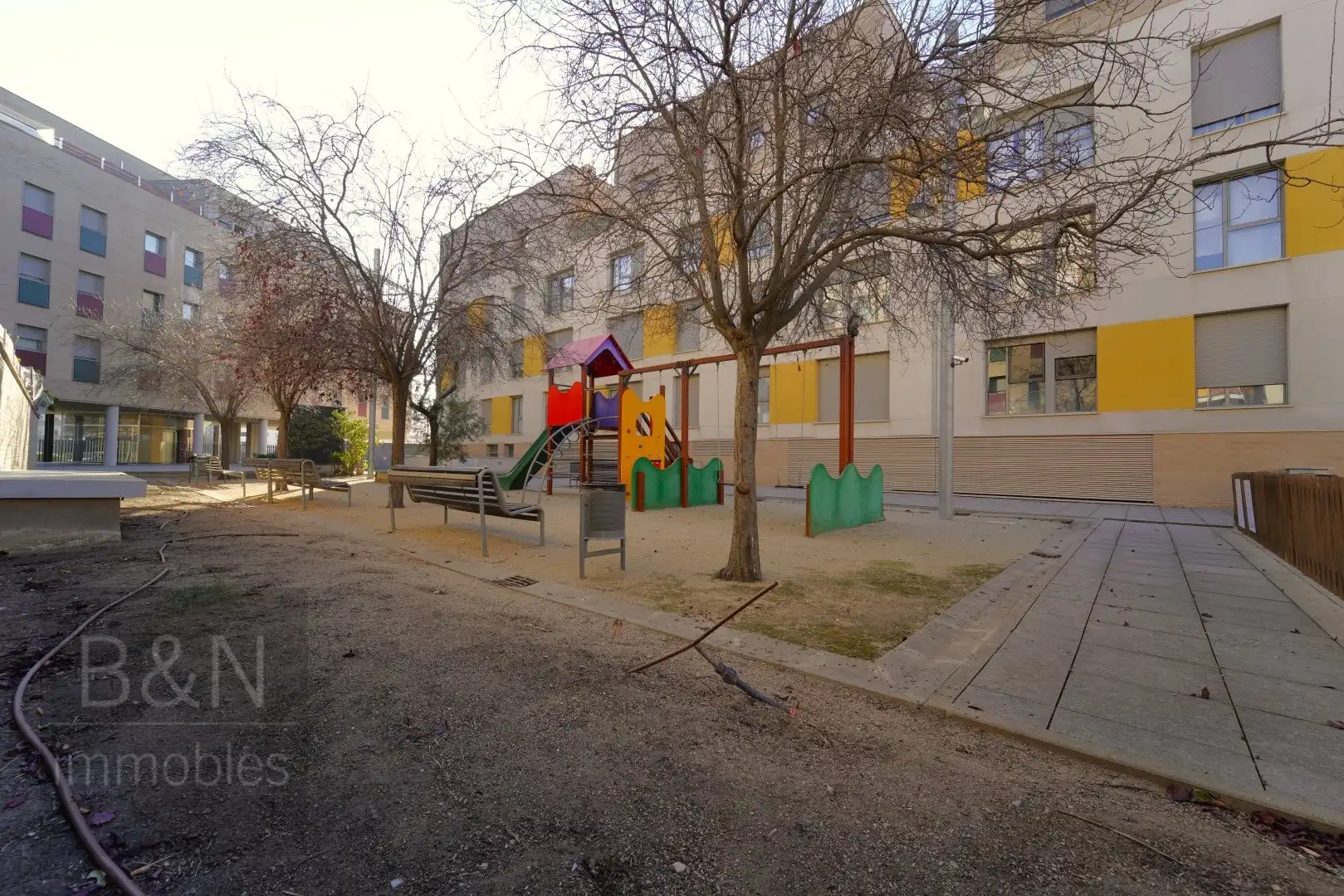 Vista exterior de Piso en venta en Terrassa con Aire acondicionado, Calefacción y Piscina
