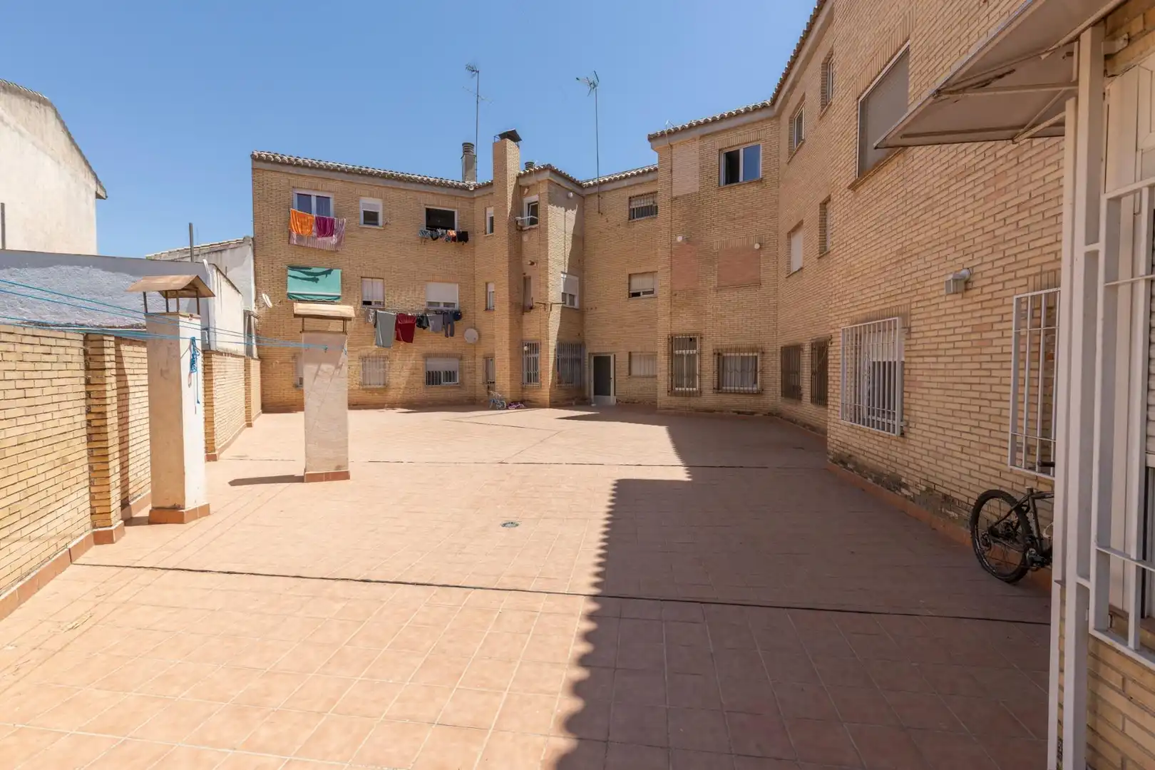Vista exterior de Piso en venta en Maracena con Balcón
