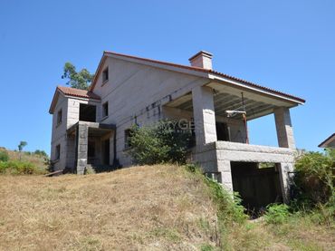 Casa amb jardí en venda a CM SARAMAGOSO- O VISO