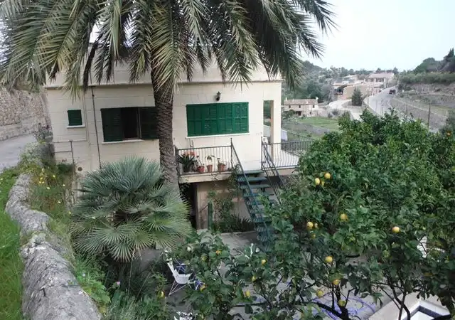 Vista exterior de Piso en venta en Estellencs