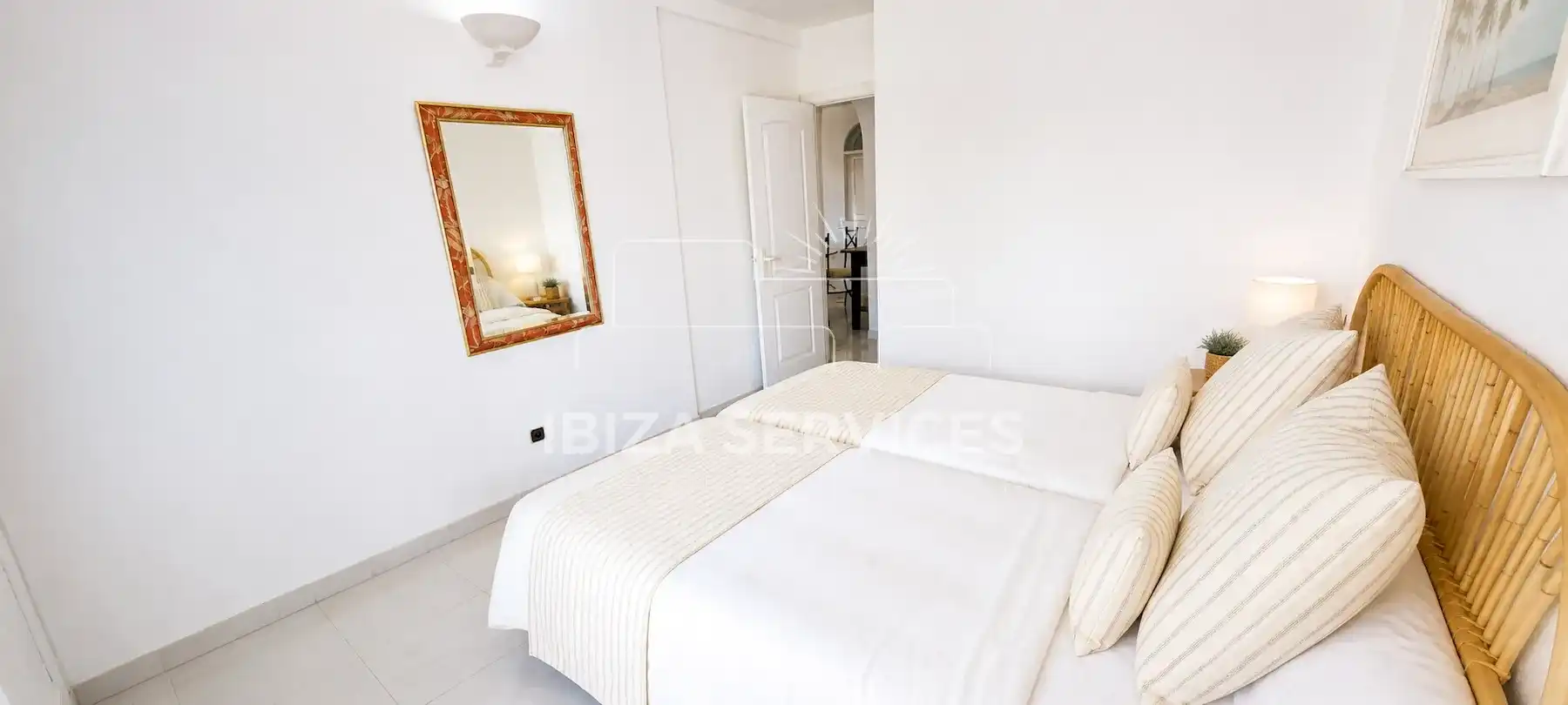 Habitación de Piso de alquiler en Santa Eulària des Riu con Aire acondicionado, Jardín privado y Piscina