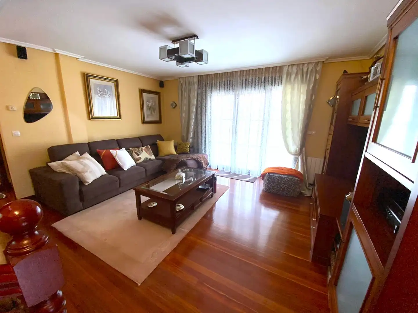 Living room of Houses for sale in Castro-Urdiales  with Heating, Private garden and Parquet flooring