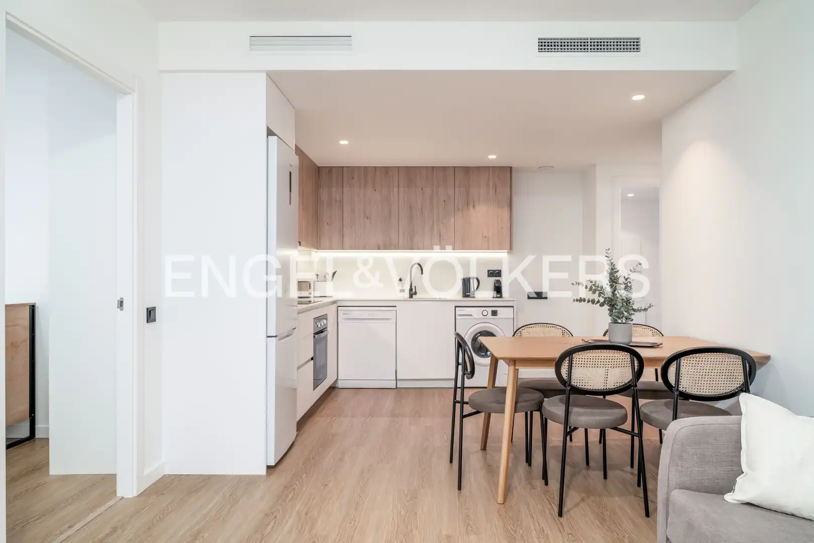 Cocina de Piso en venta en L'Hospitalet de Llobregat con Aire acondicionado, Calefacción y Balcón