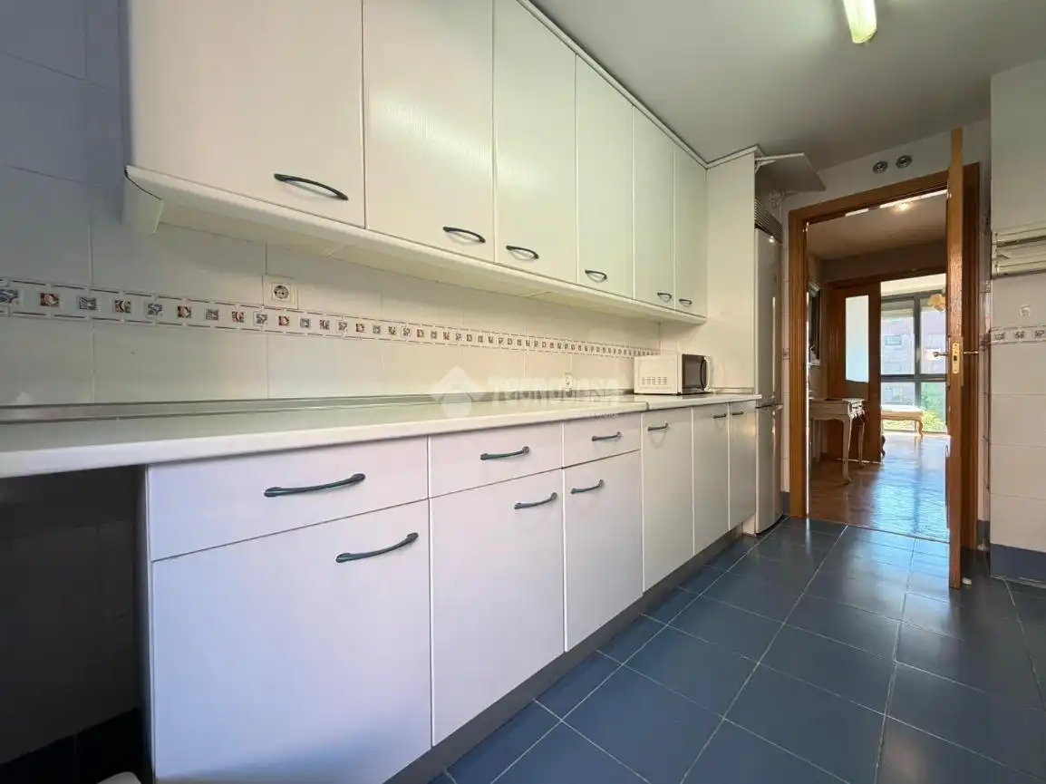Kitchen of Flat for rent in Madrid  with Heating and Community pool