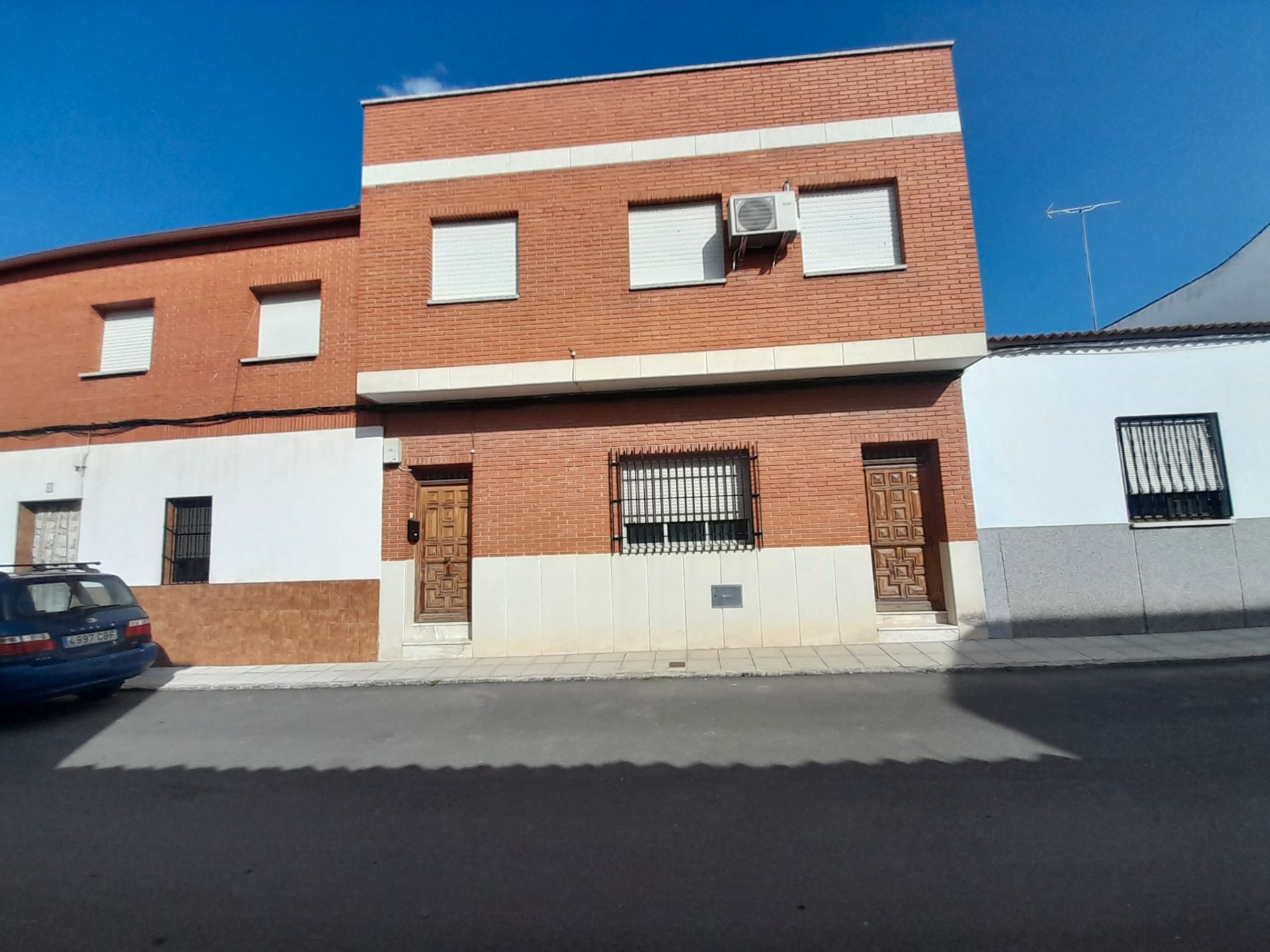 Exterior view of Flat for sale in Almodóvar del Campo  with Air Conditioner and Storage room