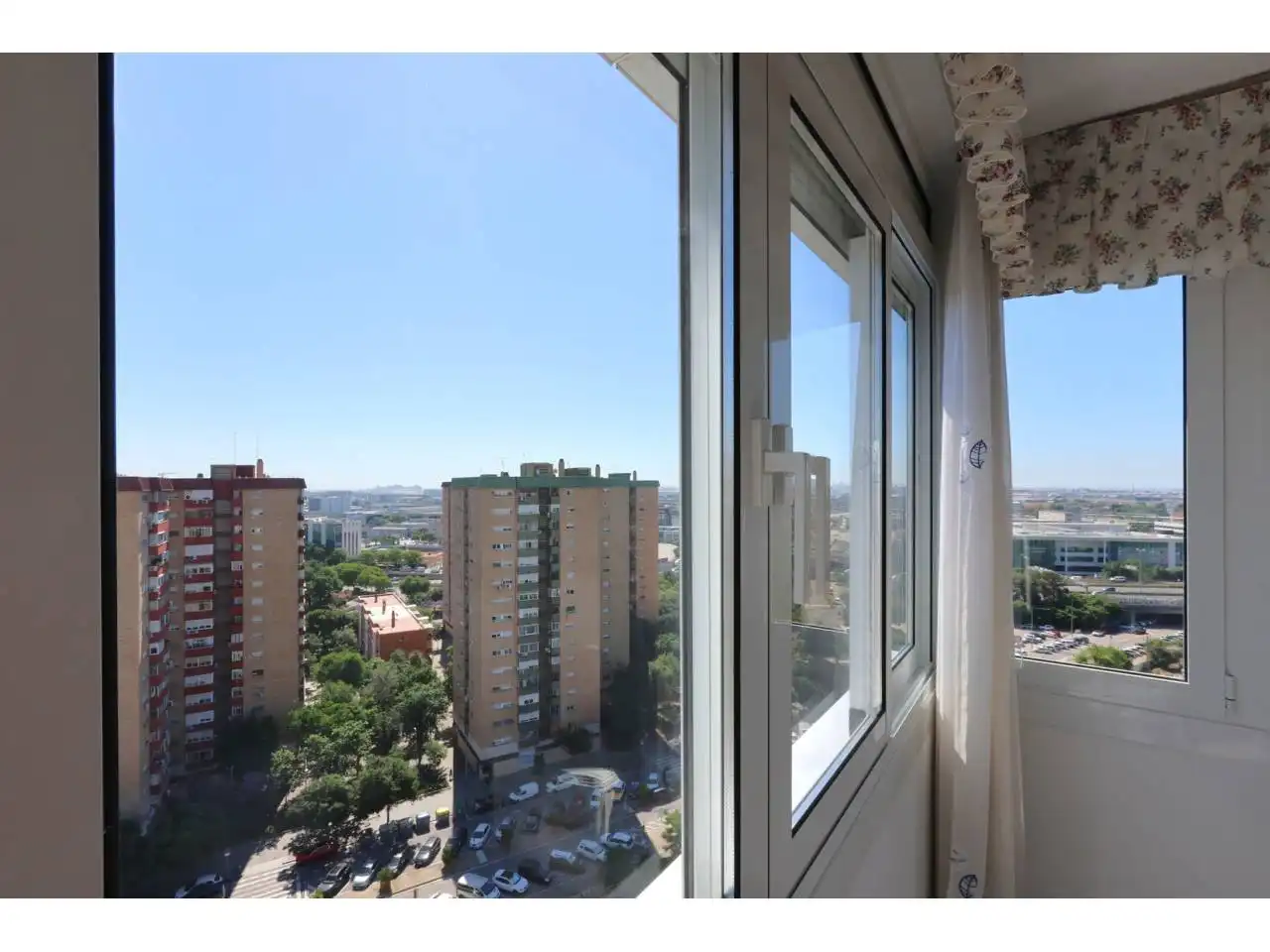 Bedroom of Flat for sale in L'Hospitalet de Llobregat  with Furnished and Balcony