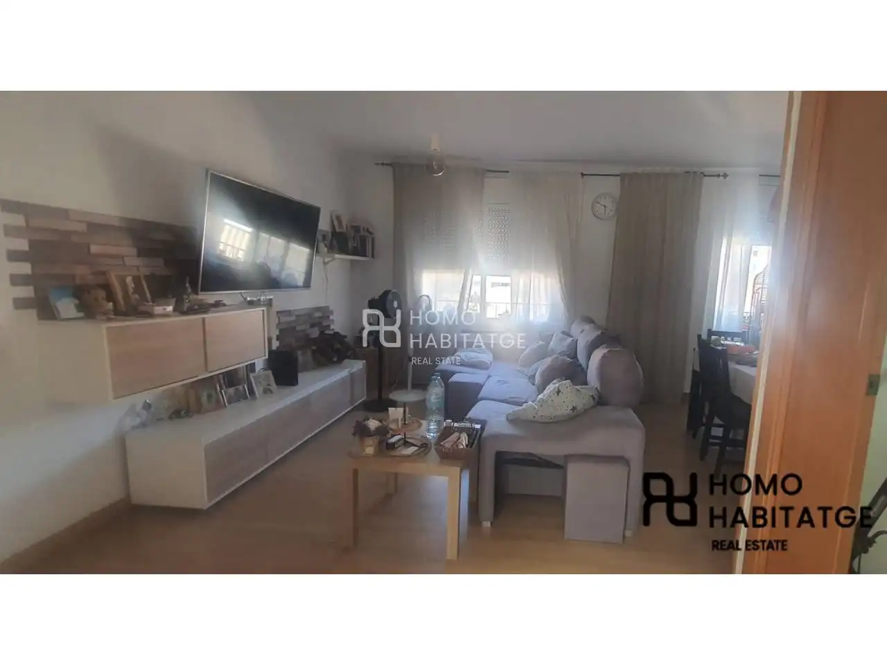 Sala d'estar de Pis en venda en Sabadell amb Calefacció, Parquet i Alarma