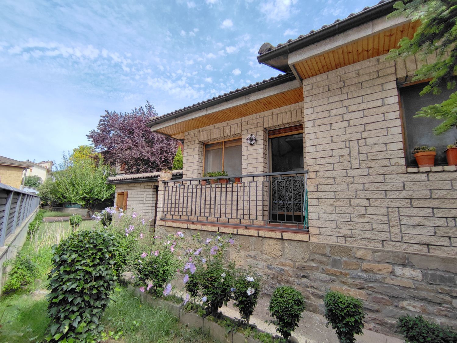 Vista exterior de Casa o xalet en venda en Aínsa-Sobrarbe amb Calefacció, Jardí privat i Terrassa