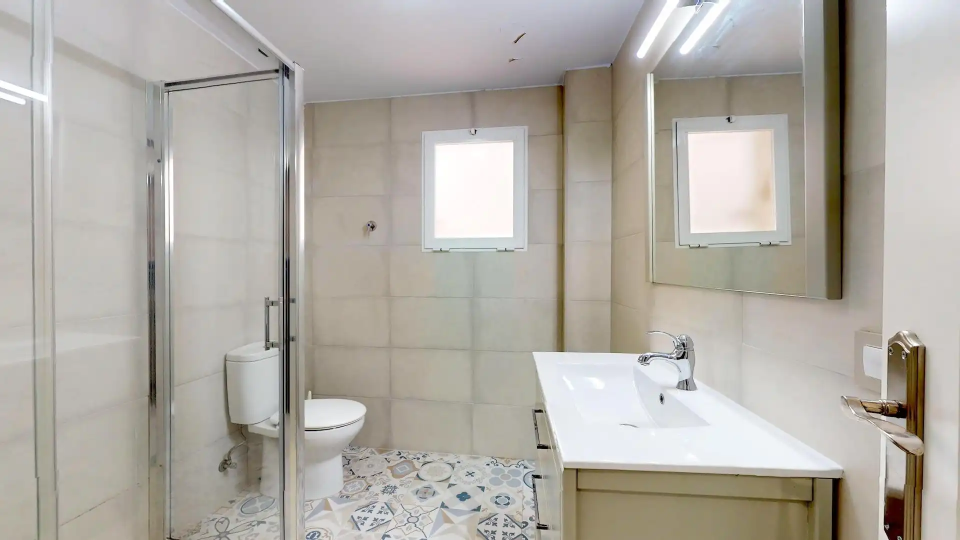 Baño de Piso en venta en Córdoba con Aire acondicionado, Terraza y Trastero