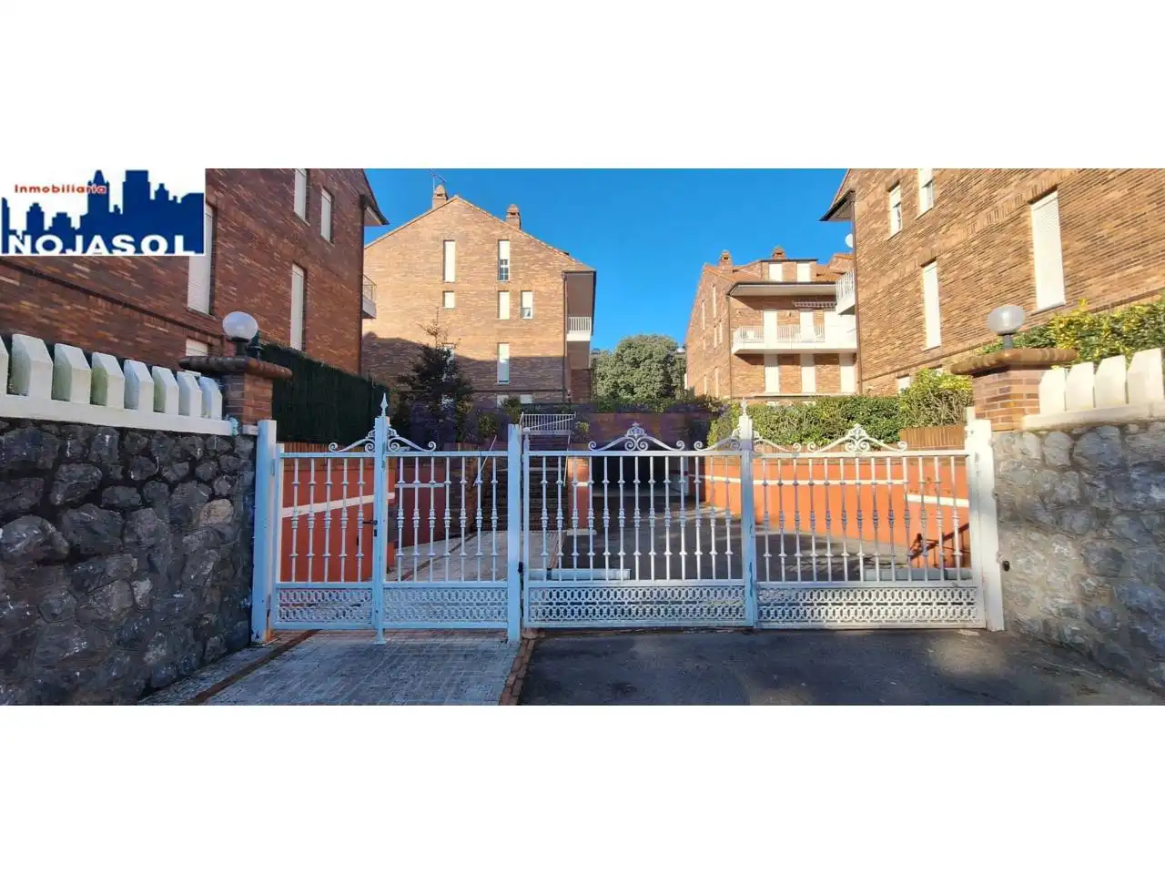 Aparcament de Apartament de lloguer en Noja amb Calefacció, Terrassa i Moblat