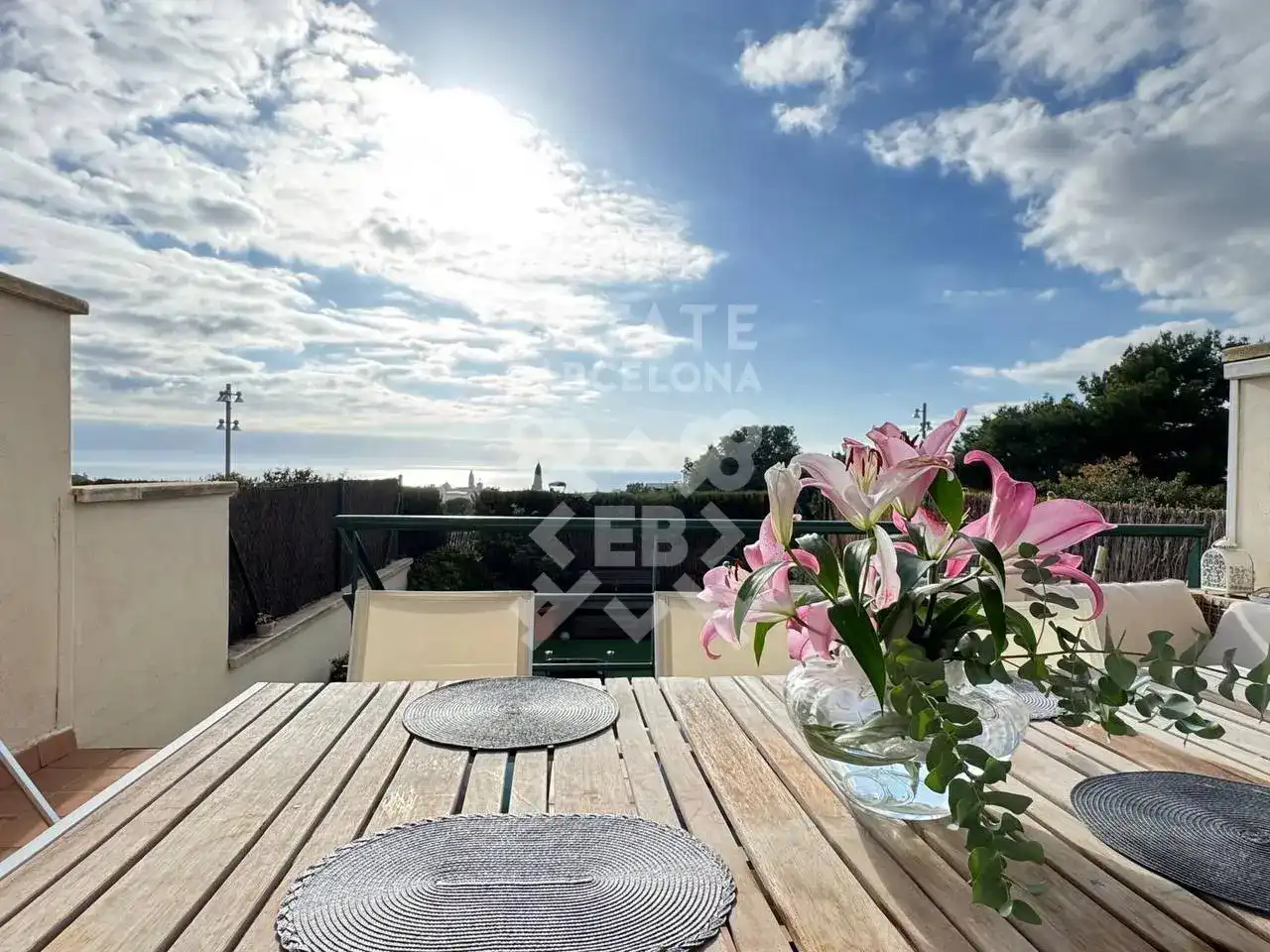 Terrasse von Maisonette zum Verkauf in Sitges mit Klimaanlage, Heizung und Privatgarten