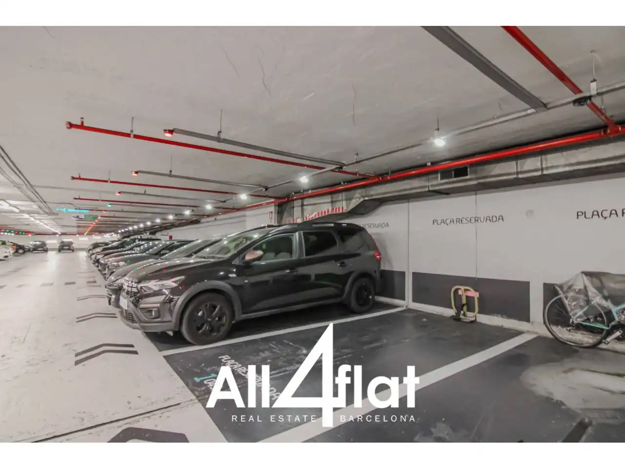 Parking with lift for sale in Calle Comte d´Urgell, imagen 3