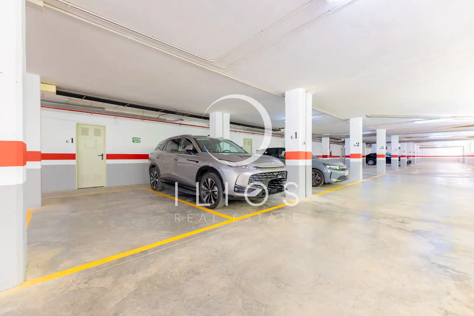 Parkplatz von Wohnung zum Verkauf in Chiva mit Klimaanlage, Parkett und Terrasse